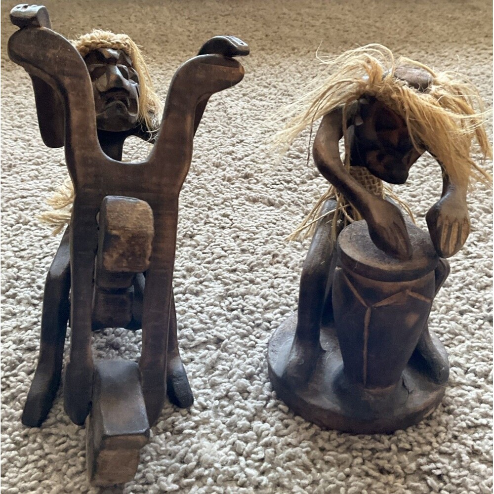 VINTAGE HAND CARVED WOODEN PRIMITIVE TRIBAL  COLLECTIBLE ART FIGURES SET OF TWO